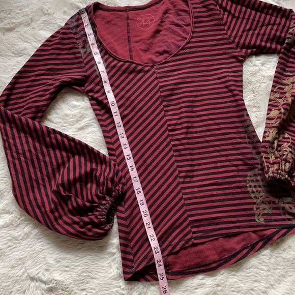 Eleven 44 | Burgundy & Black Striped Filigree Top | M - Picture 15 of 16